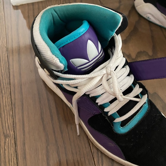 ADIDAS ORIGINALS - Picture 3 of 5